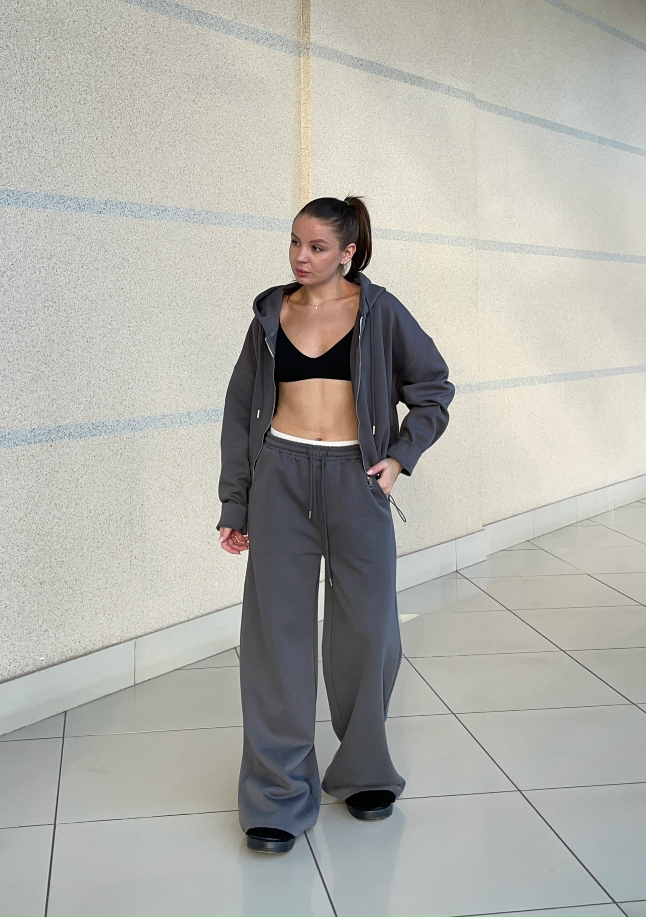 Модель в одежде Pudra.Shop 15